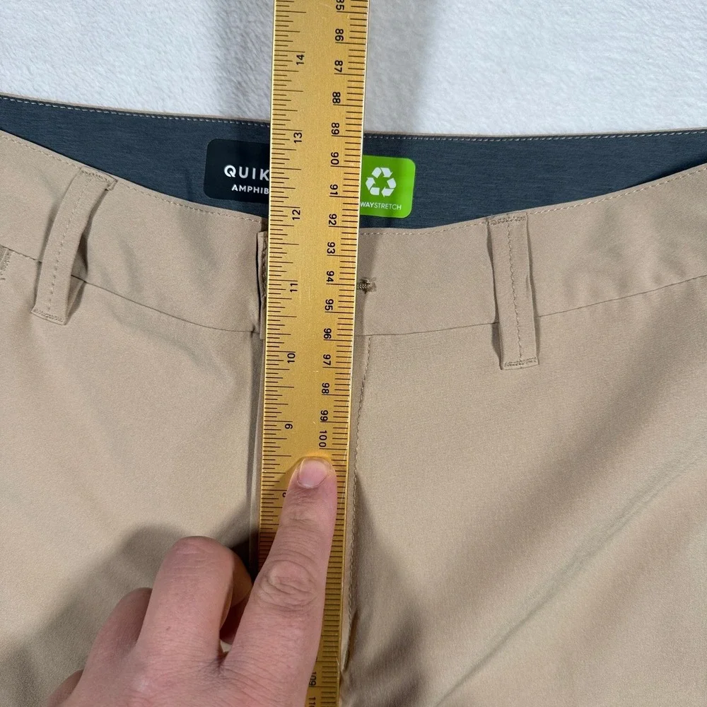 Quiksilver Amphibian Shorts Mens Size 32 Khaki 4 Way Stretch Quick Dry Shorts